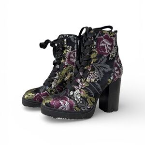 Steve Madden Laurie Sz 7 Tapestry Platform Black Purple Floral Lace-Up Boots Y2K